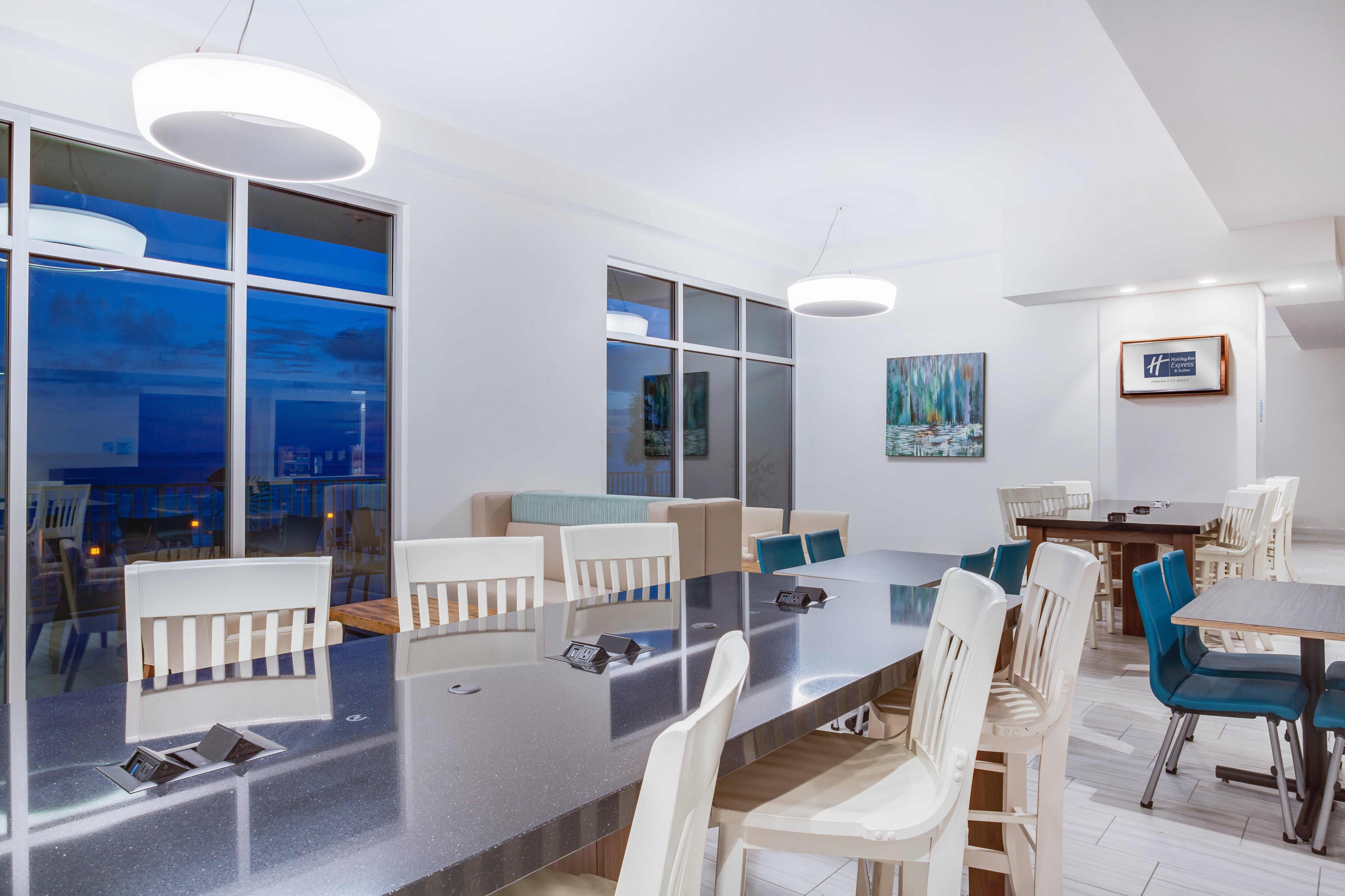 Holiday Inn Express & Suites Panama City Beach Beachfront By Ihg Esterno foto