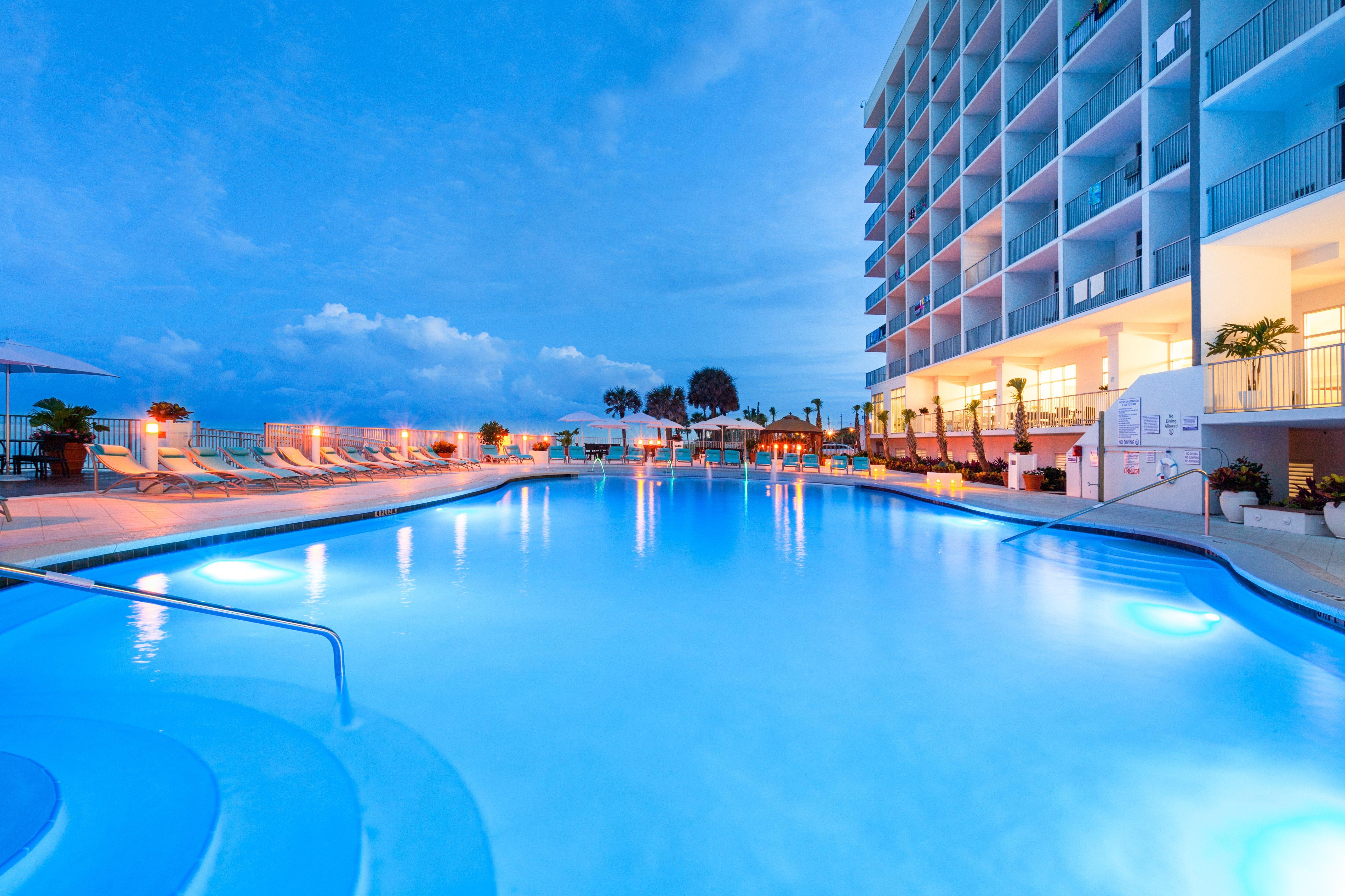 Holiday Inn Express & Suites Panama City Beach Beachfront By Ihg Esterno foto