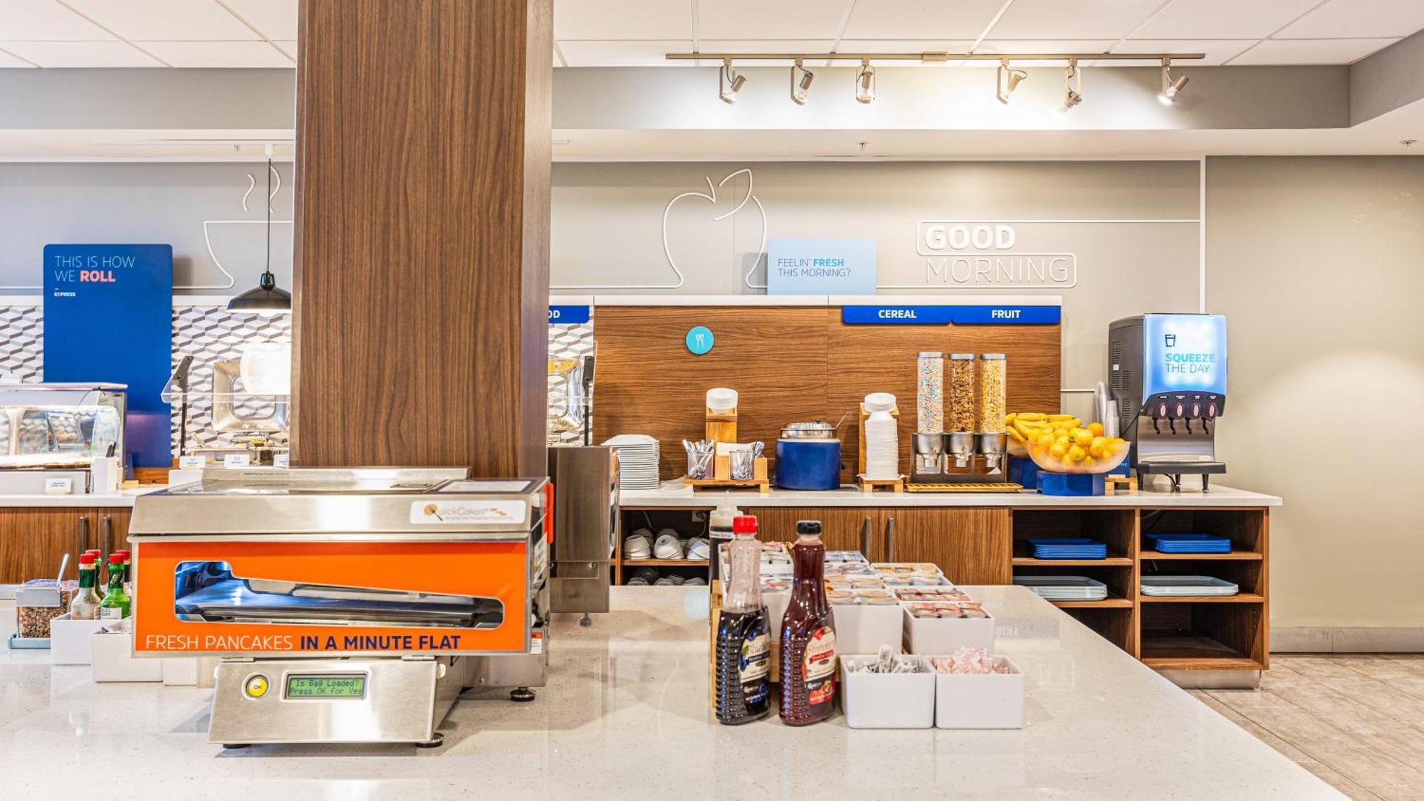 Holiday Inn Express & Suites Panama City Beach Beachfront By Ihg Esterno foto